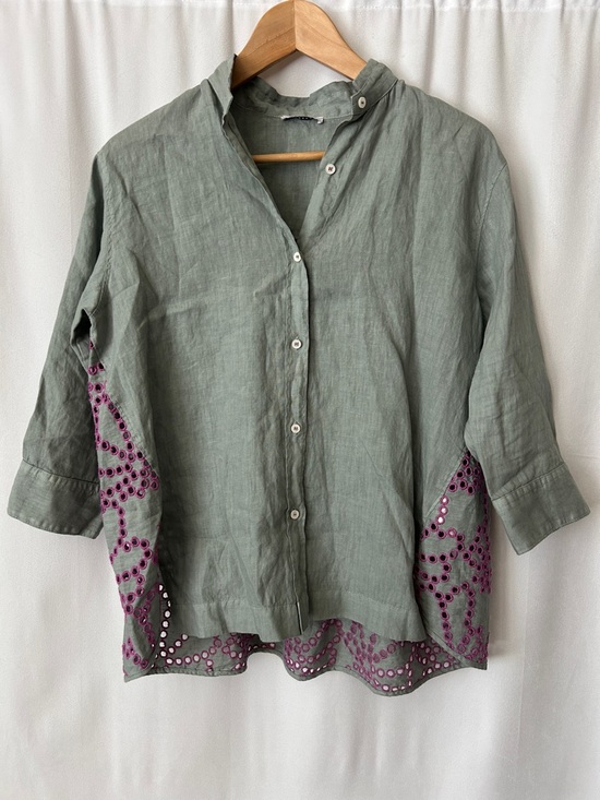 Rosso35 Tops - Rosso35 Grey Linen Purple Eyelet Floral 3/4 Sleeve Button Shirt Top *Sz 42/US 6*